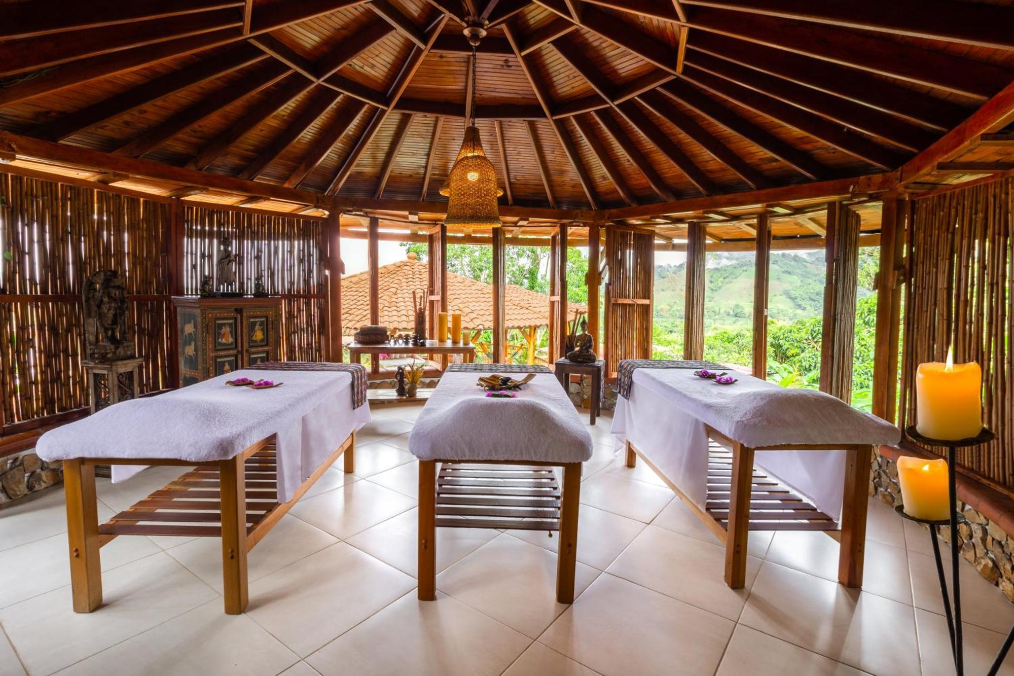 Hotel Spa La Colina Pereira Extérieur photo